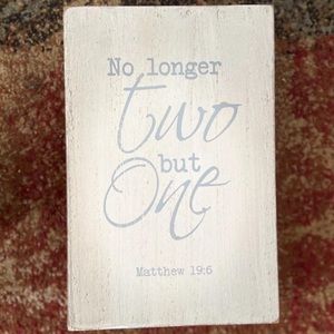 Wall decor! Very cute white rustic